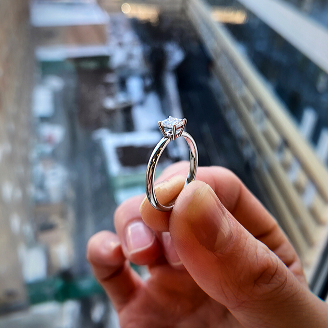 Verlobungsring mit Diamant im Prinzessschliff - Foto 3