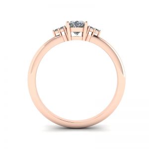Ring mit ovalem Diamant und drei seitlichen Diamanten aus Roségold - Foto 1