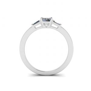 Ring mit Smaragdschliff und seitlichem Baguette-Diamant - Foto 1