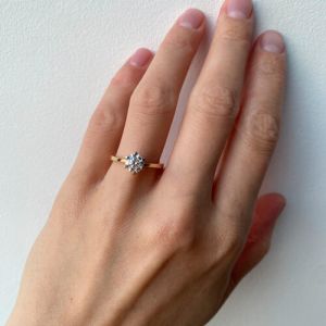 Verlobungsring aus gemischtem Gold mit Diamant - Foto 4