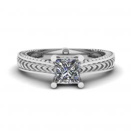 Diamantring im orientalischen Stil im Prinzessschliff