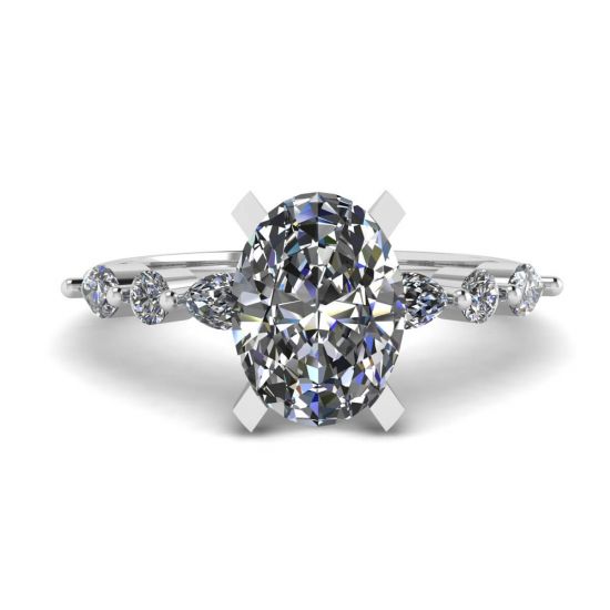 Ovaler Ring mit seitlichem Marquise-Diamant und runden Steinen aus Weißgold, Bild vergrößern 1