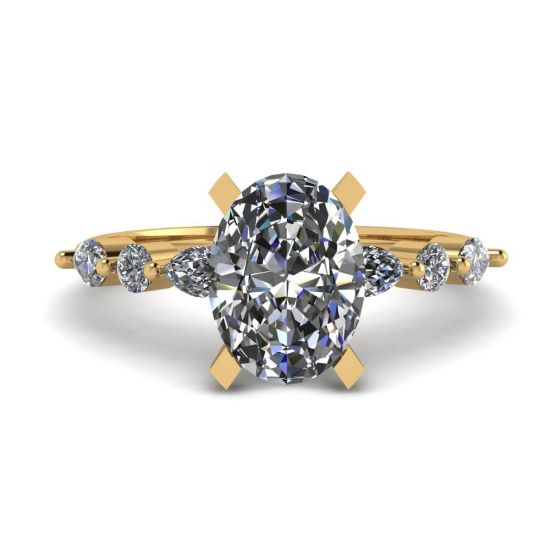 Ovaler Ring mit seitlichem Marquise-Diamant und runden Steinen aus Gelbgold, Bild 1