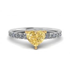 Herzförmiger gelber Diamant von 0,5 ct mit seitlichem Pavé-Ring