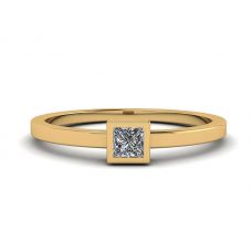 Kleiner Ring mit Prinzessinnendiamant La Promesse aus Gelbgold