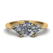 Ring mit drei Diamanten aus 18 Karat Gelbgold