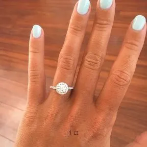 Ring aus 18-karätigem Weißgold mit rundem Diamanten im Heiligenschein - Foto 3