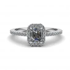 Diamantring im Smaragdschliff mit Heiligenschein