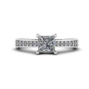 Diamantring im orientalischen Stil im Prinzessschliff mit Pavé