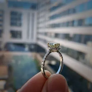 1,13 ct ovaler gelber Diamantring mit Halo-Gelbgold - Foto 6