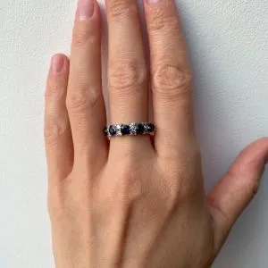 Zeitgenössischer Girlandenring mit Saphiren und Diamanten - Foto 5