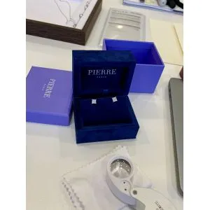 Ohrstecker mit Diamanten im Prinzessschliff, Gelbgold - Foto 3