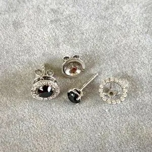 5 mm schwarze Diamant-Ohrstecker mit abnehmbaren Halo-Jacken aus Gelbgold - Foto 3